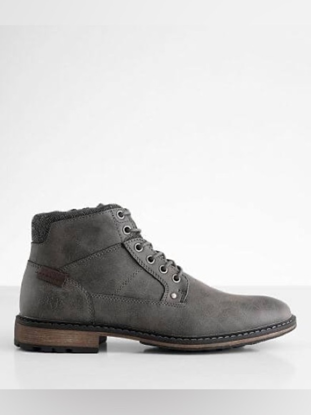 BKE  grey leather chukka boots